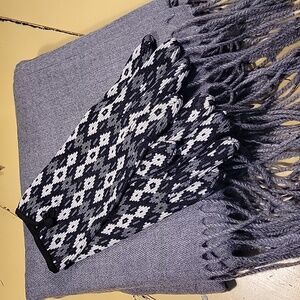 Lovely Gray Cashmere Blend Scarf with bonus gloves. NWOT